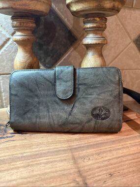 Buxom Olive Green Cowhide  Zip Wallet